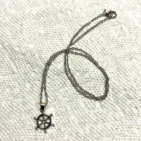NWT 🛳 EFFY SILVER 18” NAUTICAL CRUISE SHIP WHEEL RUDDER HELM FASHION NECKLACE - Picture 3 of 3